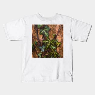 Summery poison ivy Kids T-Shirt